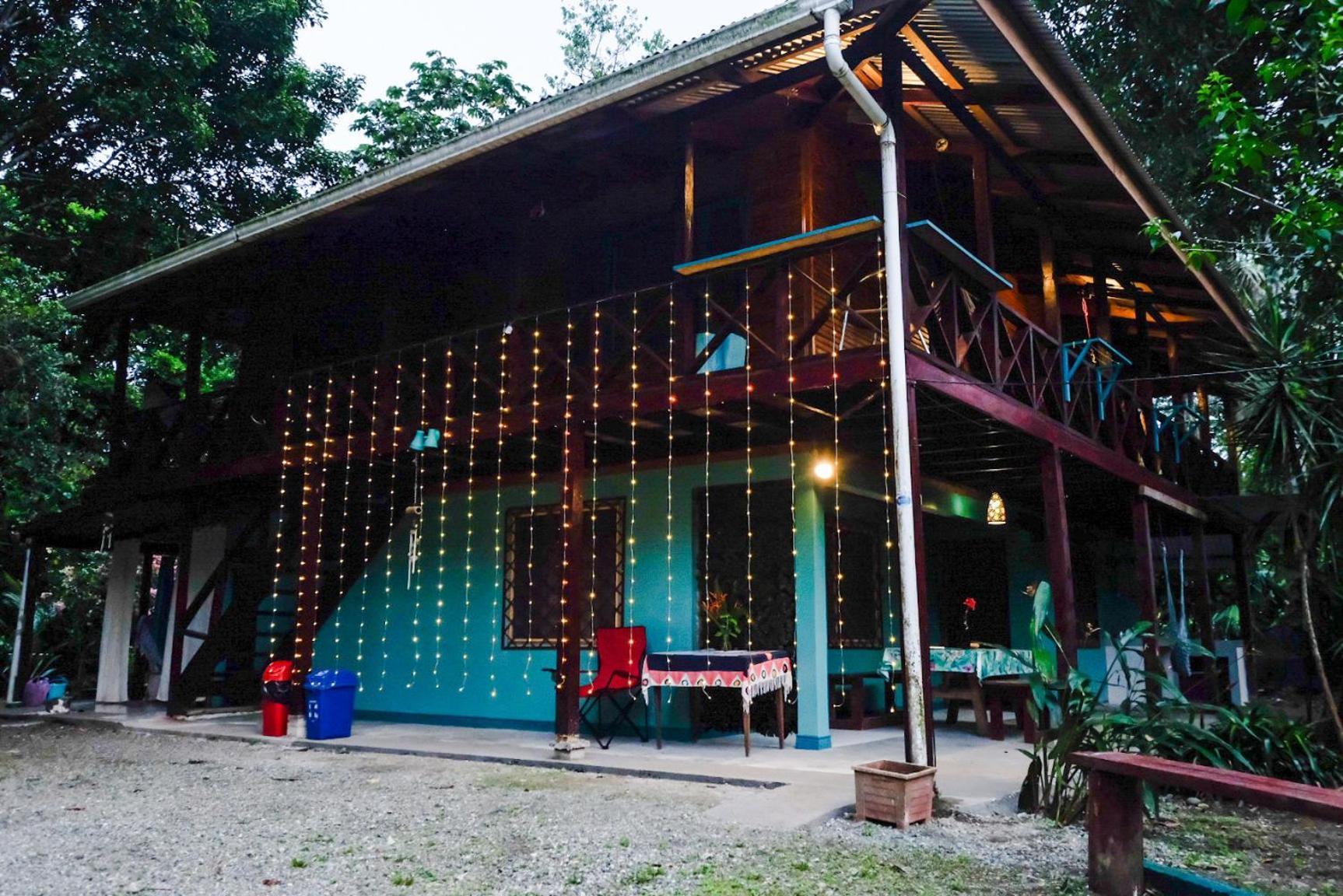 Hotel Casa Aldirica Cahuita Exterior foto